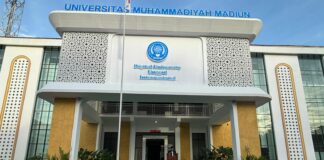 Ribuan Jamaah Salat Idulfitri di UMMAD Madiun