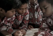 Kiprah Mahasiswa UMS di Papua, Mengajar di Daerah 3T