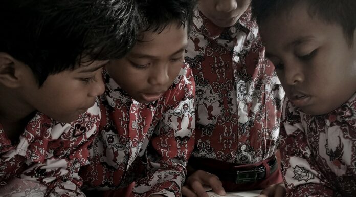 Kiprah Mahasiswa UMS di Papua, Mengajar di Daerah 3T