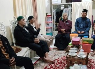 Silaturahmi KLLAZISMU PCM Sleman kepada para penasehat