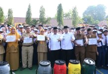 Hari Pertama Masuk Sekolah, Mendikdasmen Pastikan Pembelajaran Tatap Muka Berjalan Normal
