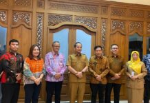 Resmi! Respati Ardi Serahkan Aset Daerah untuk Kantor Bawaslu Kota Surakarta, Perkuat Demokrasi Solo