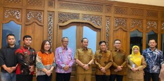 Resmi! Respati Ardi Serahkan Aset Daerah untuk Kantor Bawaslu Kota Surakarta, Perkuat Demokrasi Solo