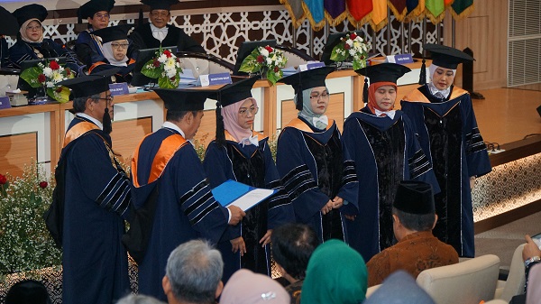 Pengukuhan empat Guru Besar perempuan UAD di Amphitarium Lantai 9 Gedung Utama Kampus 4 UAD Yogyakarta, Sabtu (18/4/2026). (foto : Humas UAD)