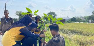 Sedekah Oksigen Warnai Milad ke-18 SD Muhammadiyah PK Banyudono, Tanam Pohon untuk Edukasi Lingkungan