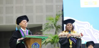 Wisudawati Fiji Kenalkan Busana Tradisional di UMS