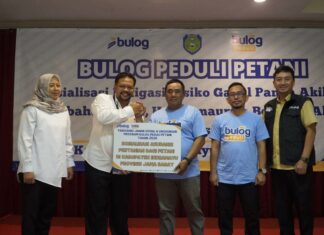 BULOG Dorong Ketahanan Petani melalui Program TJSL “Bulog Peduli Petani” di Indramayu