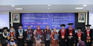 UMS Kukuhkan 4 Doktor, Soroti Hukum Adat Tengger