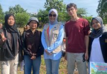 Mahasiswa Italia Kagum Kado Hijau Pemuda Muhammadiyah Surakarta