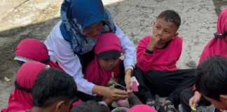 Tim RisetMu UMS Cetak Petani Cilik Lewat AgroSchooling