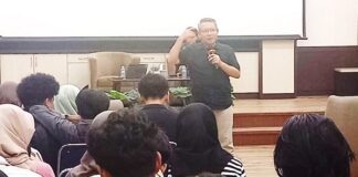 Fathul Wahid : AI Mengubah Cara Kerja Profesi Fathul Wahid saat menyampaikan materi Kuliah Umum kepada mahasiswa, Selasa (23/6/2026). (foto : istimewa)