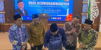 Mendikdasmen Abdul Mu’ti Teken Prasasti SMP Muhammadiyah PKBS Surakarta
