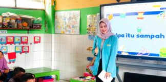 Belajar Pilah Sampah Jadi Seru Bersama Mahasiswa Kesmas UMS