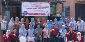 Farmasi UM Bandung Edukasi Warga Cerdas Kelola Obat