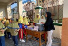 Murid SD Muhammadiyah 24 Gajahan Belajar Bisnis Lewat Market Day