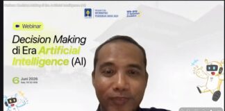 Kholid Haryono Berbagi Tips Membuat Keputusan di Era AI Kholid Haryono saat menyampaikan materi Webinar mengangkat tema 'Decision Making di Era Artificial Intelligence,' Sabtu (6/6/2026). (foto : istimewa)