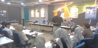 MTI UII Tingkatkan Kemampuan Mahasiswa Membuat Putusan Strategis Berdasar Big Data Adityanto Prayogo saat menyampaikan materi 'Workshop Pengambilan Keputusan' di Prodi MTI FTI UII, Sabtu (11/7/2026). (foto : istimewa)