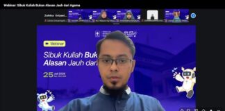 Mahasiswa Perlu Didorong Memperdalam Pemahaman Agama Ahmad Fathan Hidayatullah saat menyampaikan materi Webinar 'Sibuk Kuliah Bukan Alasan Jauh dari Agama' secara virtual, Sabtu (25/7/2026). (foto : istimewa)