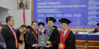 Doktor Pertama Unimugo Dikukuhkan UMS, Teliti Obat Aborsi Ilegal