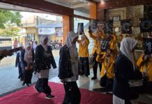 SMP Muhammadiyah PK Kottabarat Awali MPLS dengan Meriah
