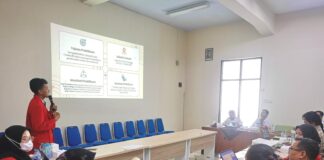 Mahasiswa Kesos UMJT Intervensi Masalah Lansia dan Disabilitas