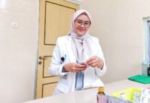 Lulusan Cumlaude Pilih Profesi Apoteker UM Bandung