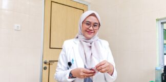 Lulusan Cumlaude Pilih Profesi Apoteker UM Bandung