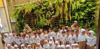 Mini Zoo Reptil Meriahkan MPLS SD Muhammadiyah 24 Gajahan