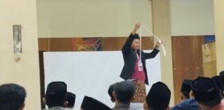 Santri PonpesMU Manafi’ul Ulum Belajar Rashdul Kiblat Secara Ilmiah