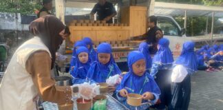 MPLS SD Muhammadiyah 24 Gajahan Ajarkan Filantropi Lewat BaksoMu