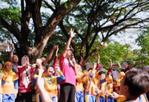 480 Murid SD Muhammadiyah PK Solo Lepas Burung Perkutut