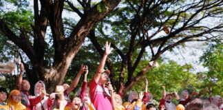 480 Murid SD Muhammadiyah PK Solo Lepas Burung Perkutut
