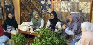 UMS Latih Ecoprint Desa Jarum Tembus Pasar Global