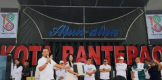 HUT Toraja Utara Ke-18, Gubernur Sulsel Memberikan Bantuan Sagu Cooker Penanak Papeda, Sinonggi dan Kapurung