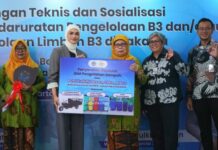 PP ‘Aisyiyah dan KLH Perkuat Pengelolaan Limbah B3, Serahkan Bantuan Sarana Pengelolaan Sampah