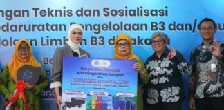 PP ‘Aisyiyah dan KLH Perkuat Pengelolaan Limbah B3, Serahkan Bantuan Sarana Pengelolaan Sampah