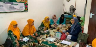 FIK UMS Dampingi Pos Lansia Aisyiyah Joyotakan Wujudkan Desa Sehat Mandiri