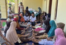Mahasiswa Profesi Fisioterapi UMS Edukasi Osteoarthritis Lutut Lansia
