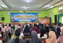 Mahasiswa PLP UMS Dukung Sosialisasi SMPN 2 Colomadu