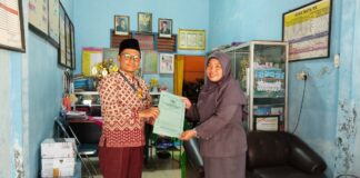 Lazismu SD Muhammadiyah PK Solo Bantu Pendidikan Empat Murid TK