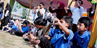 9 Murid SD Muhammadiyah PK Solo Praktik Fotografi