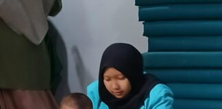 Saat Ibu Bermuktamar, Mahasiswa PG PAUD UMS Dampingi Anak