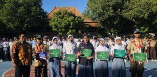 Mahasiswa PLP UMS Kampanyekan Anti-Bullying di SMKN 9 Surakarta