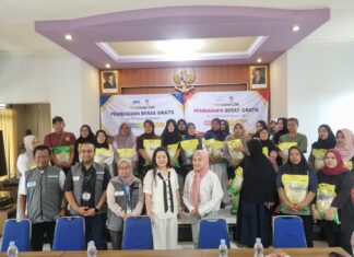 Bantuan 1.000 Beras Gratis: CSR ADR Grup Yang Berkolaborasi Dengan Polsek Curug dan Desa Kadu Jaya