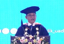 Lulusan UAD Wajib Manfaatkan AI untuk Tingkatkan Produktivitas Rektor UAD, Prof Muchlas saat menyampaikan sambutan pada Wisuda Periode IV di JEC Yogyakarta, Sabtu (1/8/2026). (foto : screehshot/youtube/heri purwata)