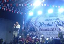 Kampung Dongkal Bersholawat! Maulid Nabi Muhammad SAW Bersama Ustadz Zakki dan Hadroh MT Huburrosul