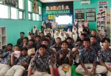 Dosen UMJT Ajarkan Siswa SMAN Mejayan Kelola Keuangan