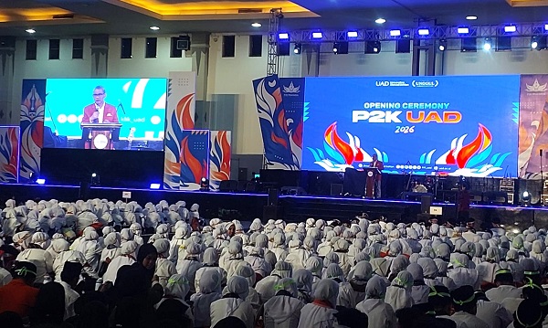 Rektor UAD, Prof Dr Muchlas saat menyampaikan sambutan pada P2K di JEC Yogyakarta, Selasa (15/9/2026). (foto : heri purwata)