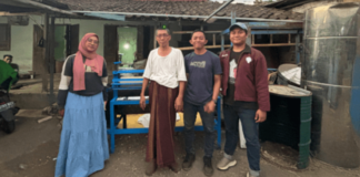 Tim PKM-PI UGM Hadirkan SIPROTEX, Teknologi Terintegrasi untuk Percepat Produksi Batik Sutari