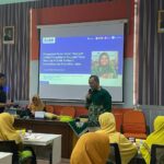Dosen FK UMS Latih 29 Kader, Siapkan Sekolah Lansia ’Aisyiyah Colomadu
